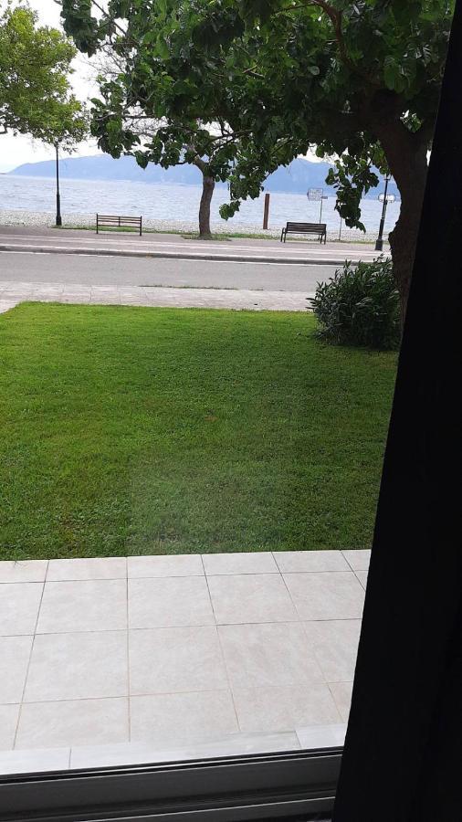 Nafpaktos Seaside Apartment Bagian luar foto